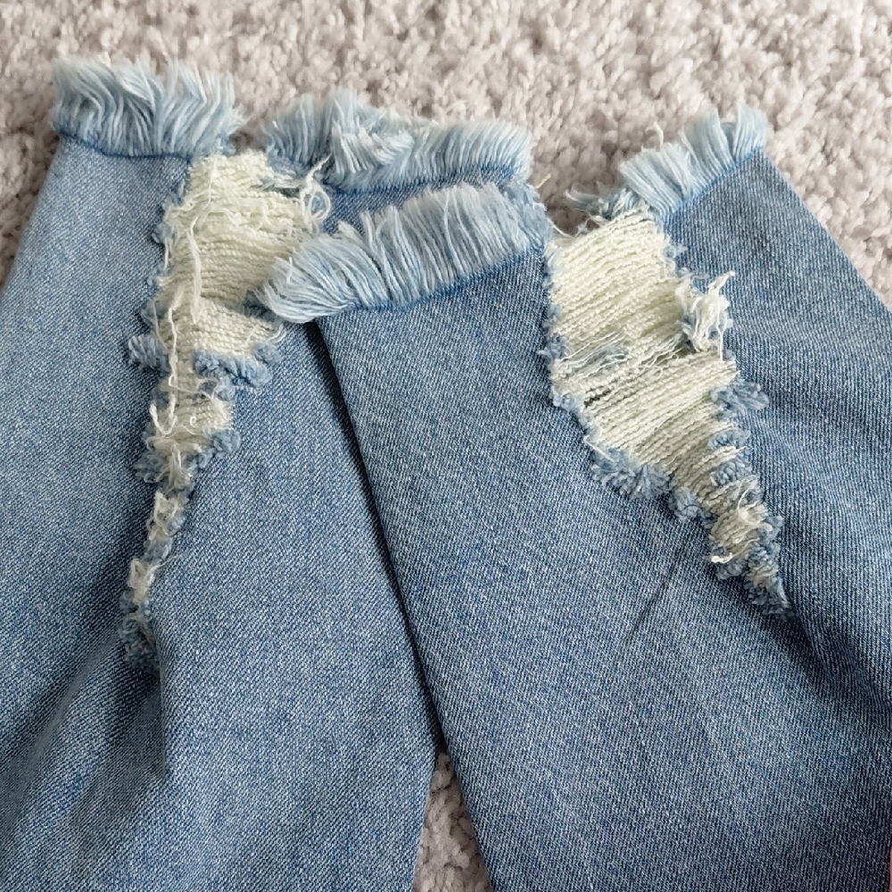 Juicy Couture Skinny Distressed Jeans - Picture 7 of 8